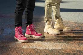 WORK BOOTS