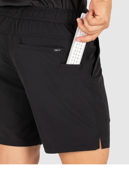 UNIT 239117004 | Form Flexlite Shorts